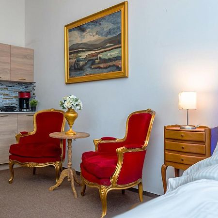 Bank Invest Apartmens - Old Town Lägenhet Prag Exteriör bild