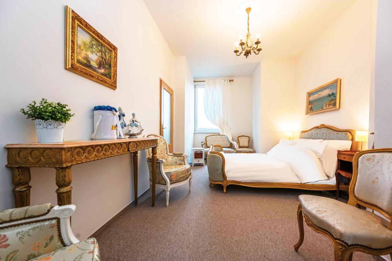 Bank Invest Apartmens - Old Town Lägenhet Prag Exteriör bild