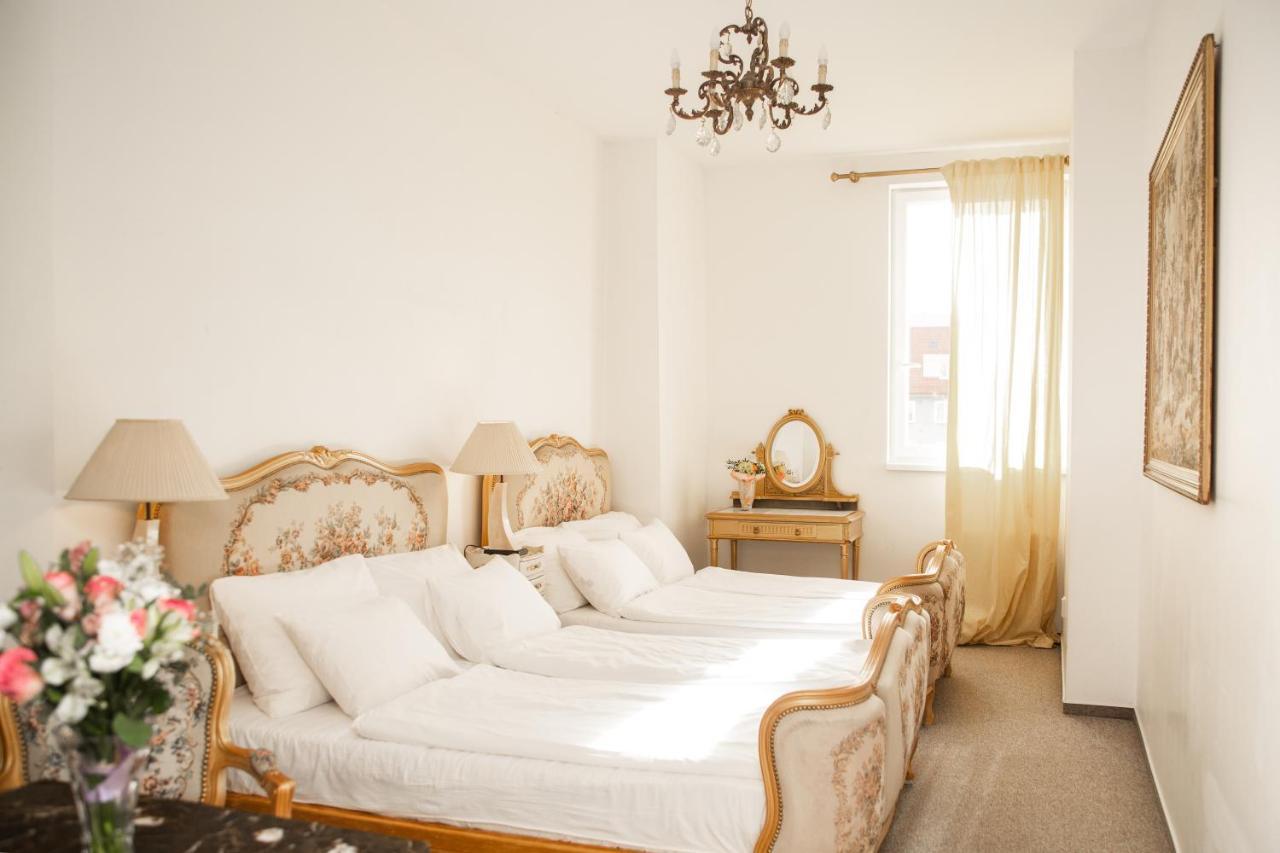 Bank Invest Apartmens - Old Town Lägenhet Prag Exteriör bild