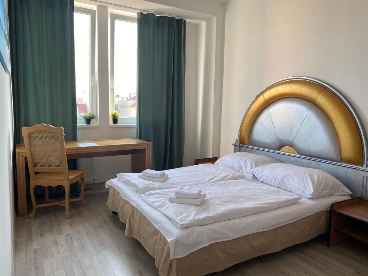Bank Invest Apartmens - Old Town Lägenhet Prag Exteriör bild