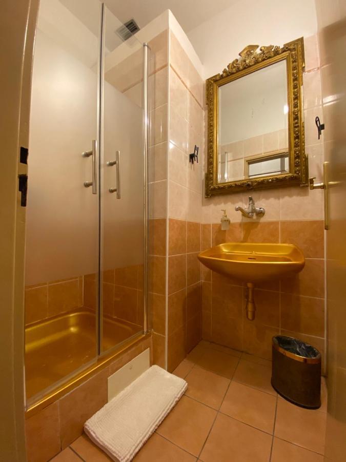 Bank Invest Apartmens - Old Town Lägenhet Prag Exteriör bild